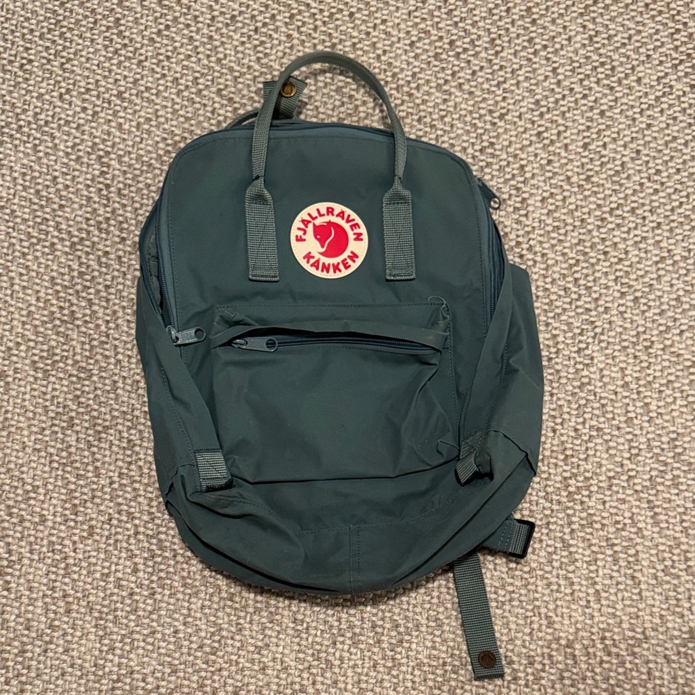 Fjallraven Women's Kanken Backpack Forest Green